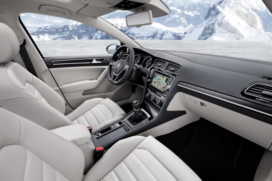  Volkswagen Golf Variant TSI BlueMotion 2013 года  (фото 6 из 17)